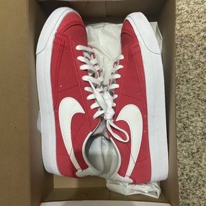 Nike blazer 77 red suede